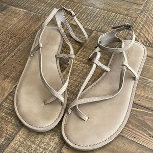 American Eagle Sandals
